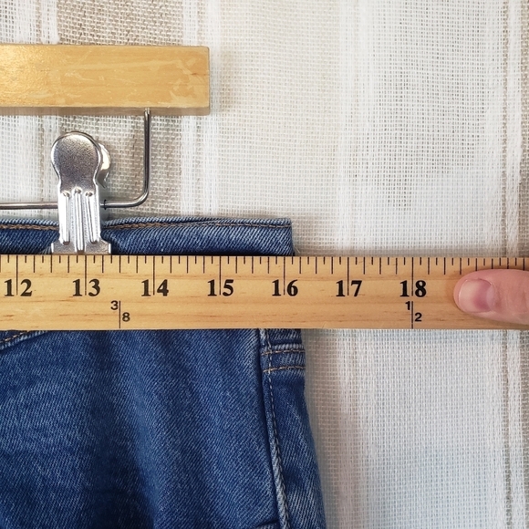 Levi's 501 Button Fly Denim Jeans Straight Leg Size 32 (see measurements) - Picture 4 of 9